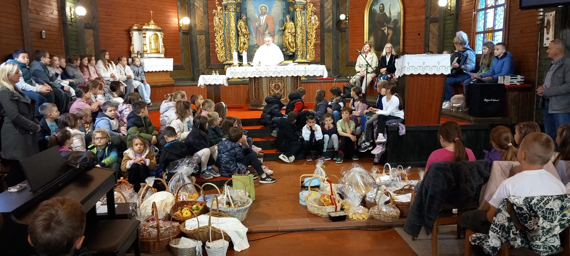 DANI ZAHVALNOSTI ZA KRUH I PLODOVE ZEMLJE