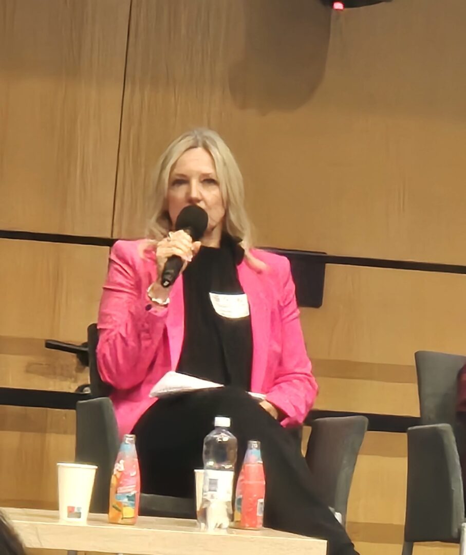 Panelistica na 30. Hrvatskom simpoziju osoba s invaliditetom